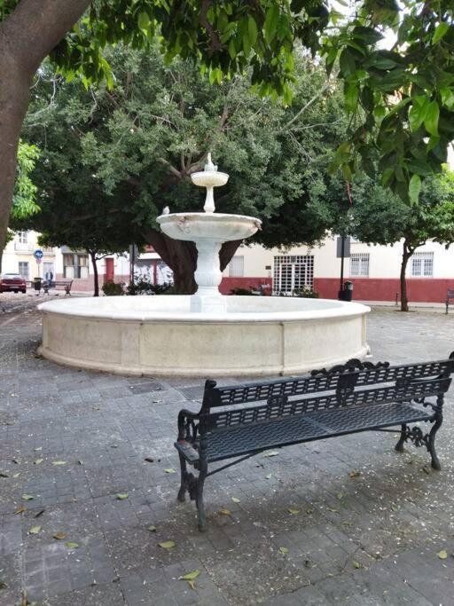 Апартаменты Hispalis Plaza Cristo De Burgos Севилья Экстерьер фото